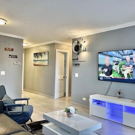 Waikiki Condo 2 Bedrooms 2 Bathrooms With 1 Free Parking Space โฮโนลูลู ภายนอก รูปภาพ