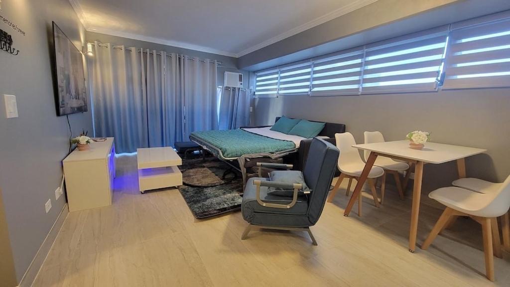Waikiki Condo 2 Bedrooms 2 Bathrooms With 1 Free Parking Space โฮโนลูลู ภายนอก รูปภาพ