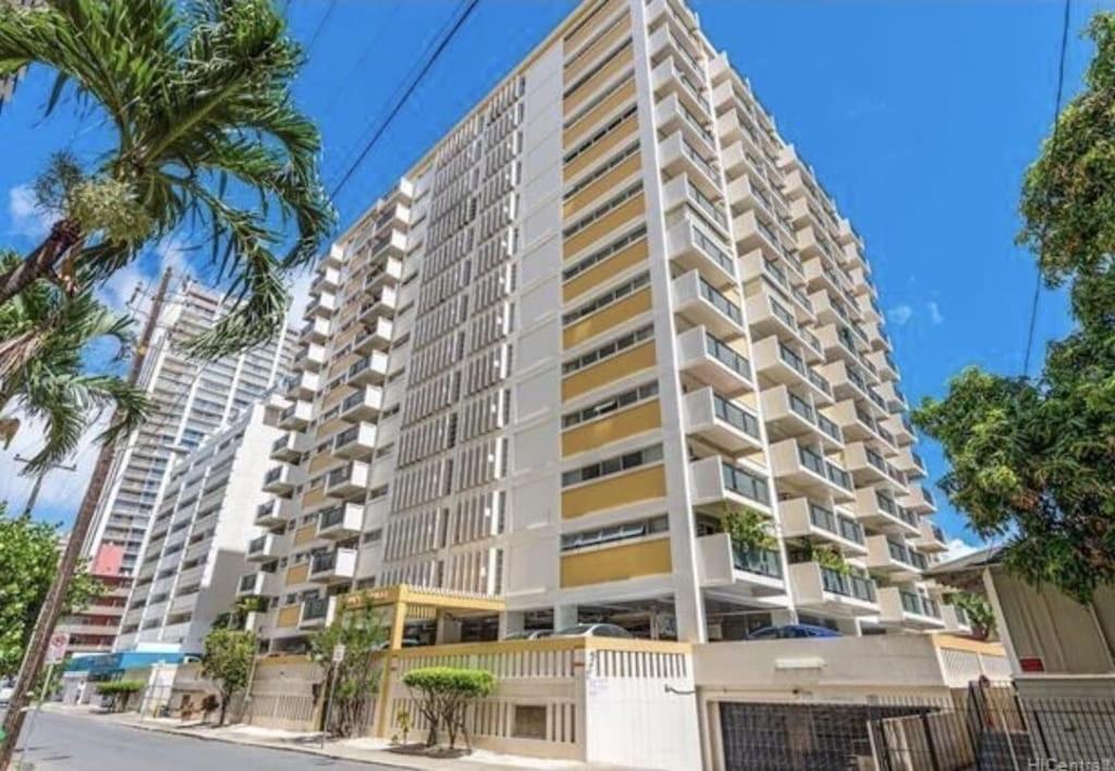 Waikiki Condo 2 Bedrooms 2 Bathrooms With 1 Free Parking Space โฮโนลูลู ภายนอก รูปภาพ