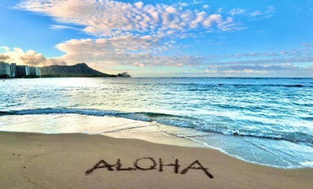 Waikiki Condo 2 Bedrooms 2 Bathrooms With 1 Free Parking Space โฮโนลูลู ภายนอก รูปภาพ