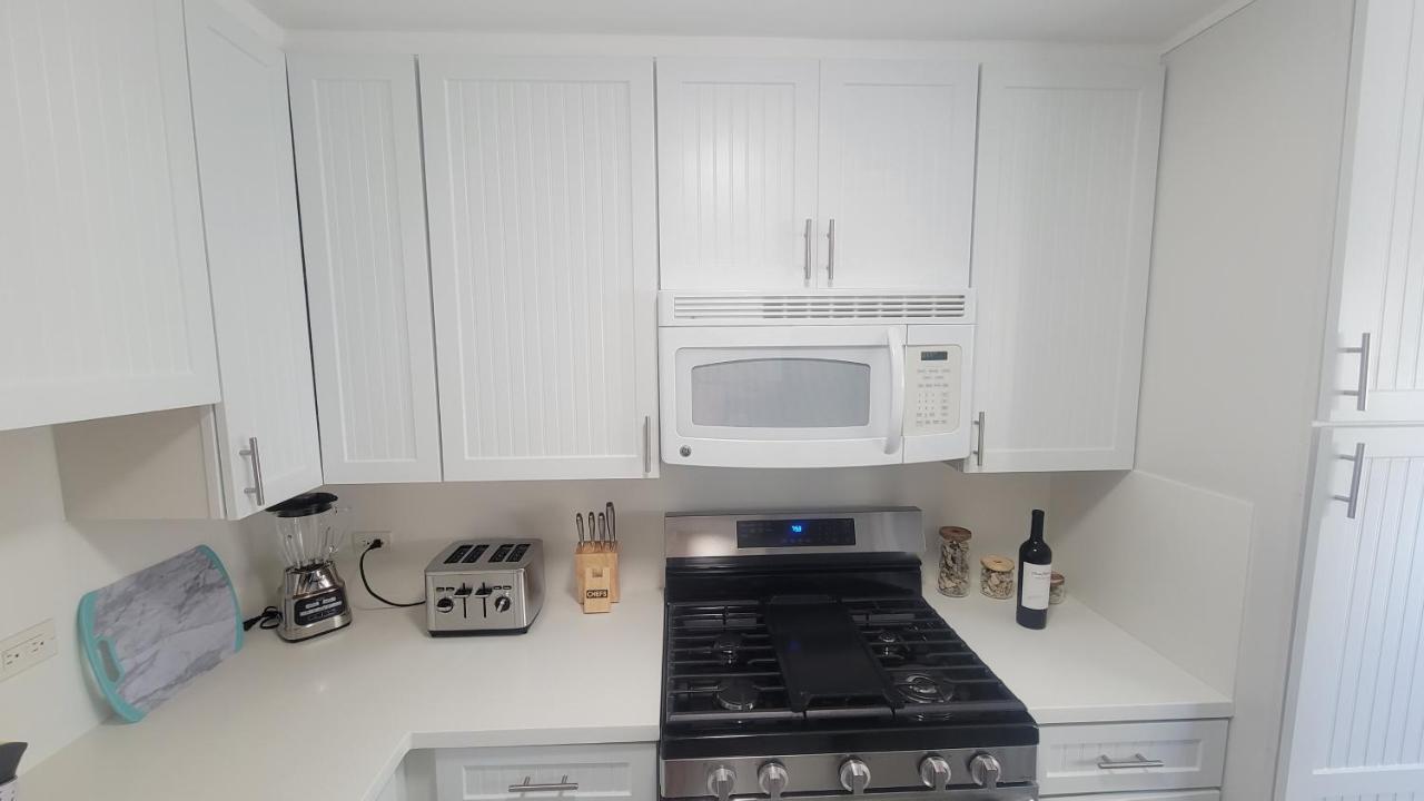 Waikiki Condo 2 Bedrooms 2 Bathrooms With 1 Free Parking Space โฮโนลูลู ภายนอก รูปภาพ